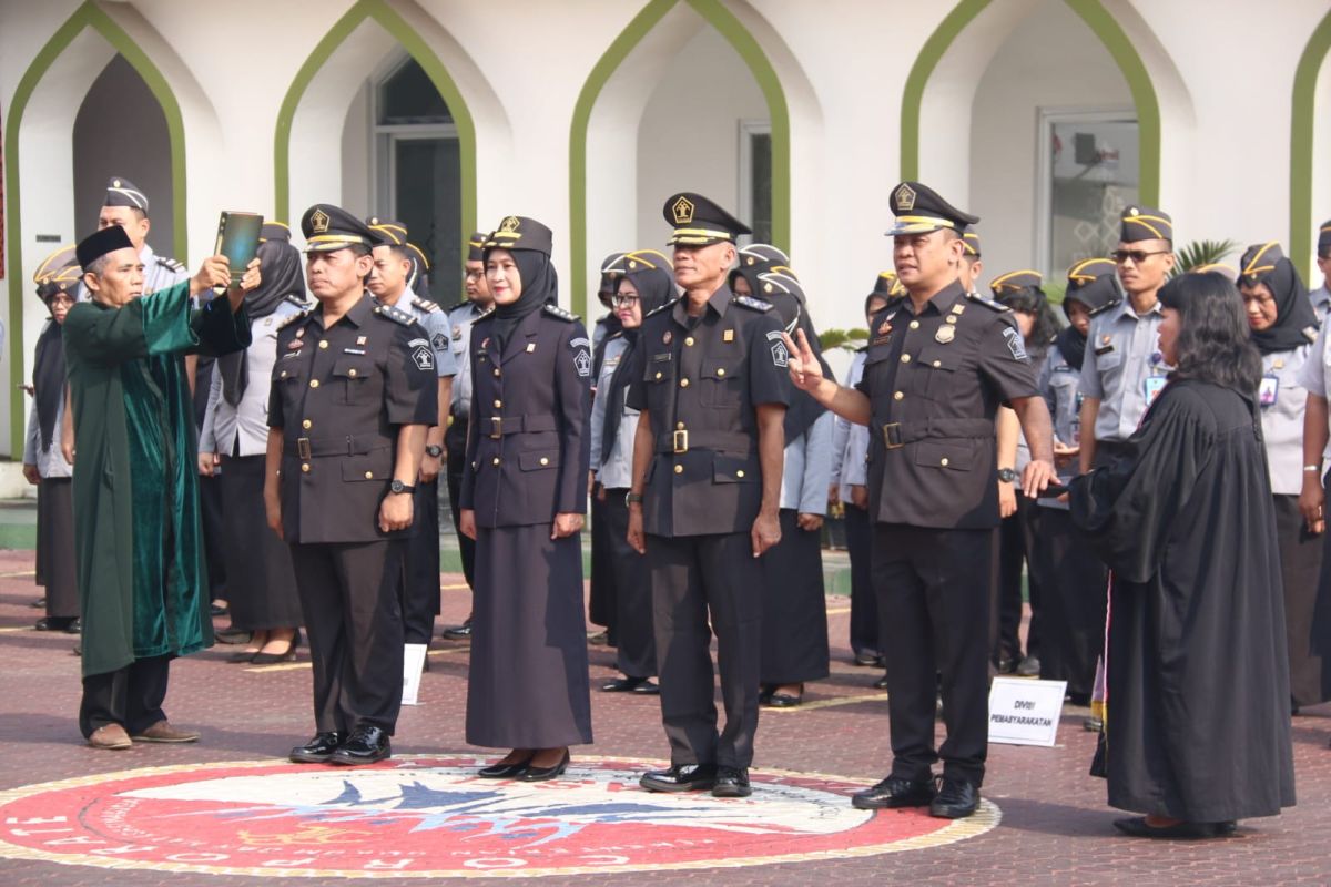 Kakanwil Kemenkumham Banten lantik empat pejabat administrasi