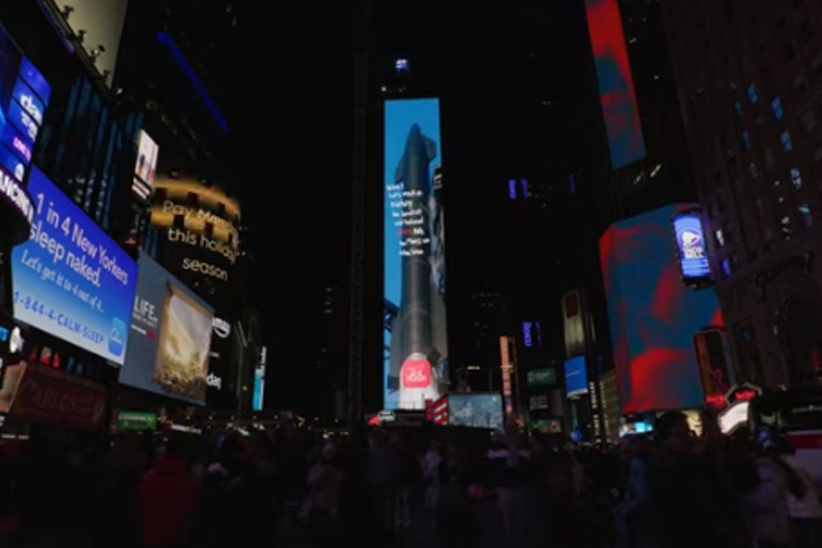 "Elon, Ajak Kami Juga!", Materi Iklan XOOX Tampil di Times Square