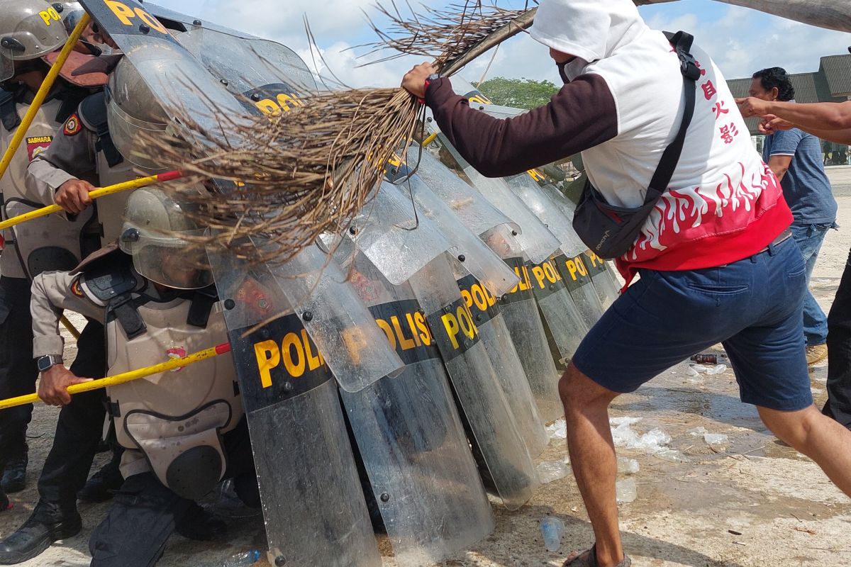 Polres Sorong gelar simulasi pengamanan kota jaga kondusivitas Pemilu 2024