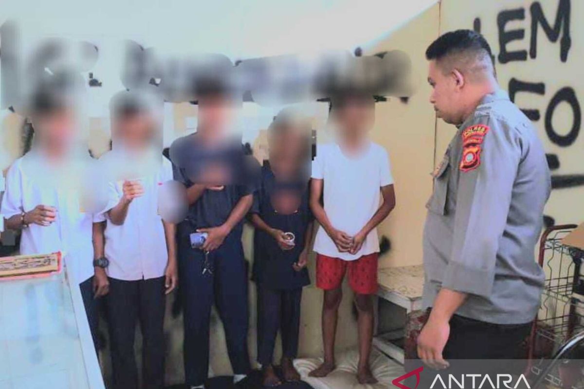 Polisi amankan lima pelajar yang hirup lem di Kota Gorontalo