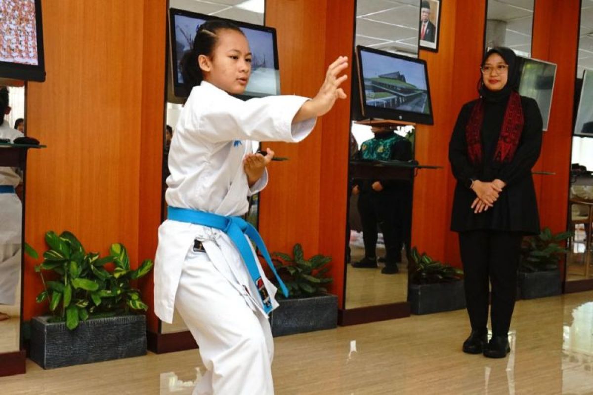 Atlet karate usia 11 tahun wakil Indonesia pada kejuaraan dunia di Portugal