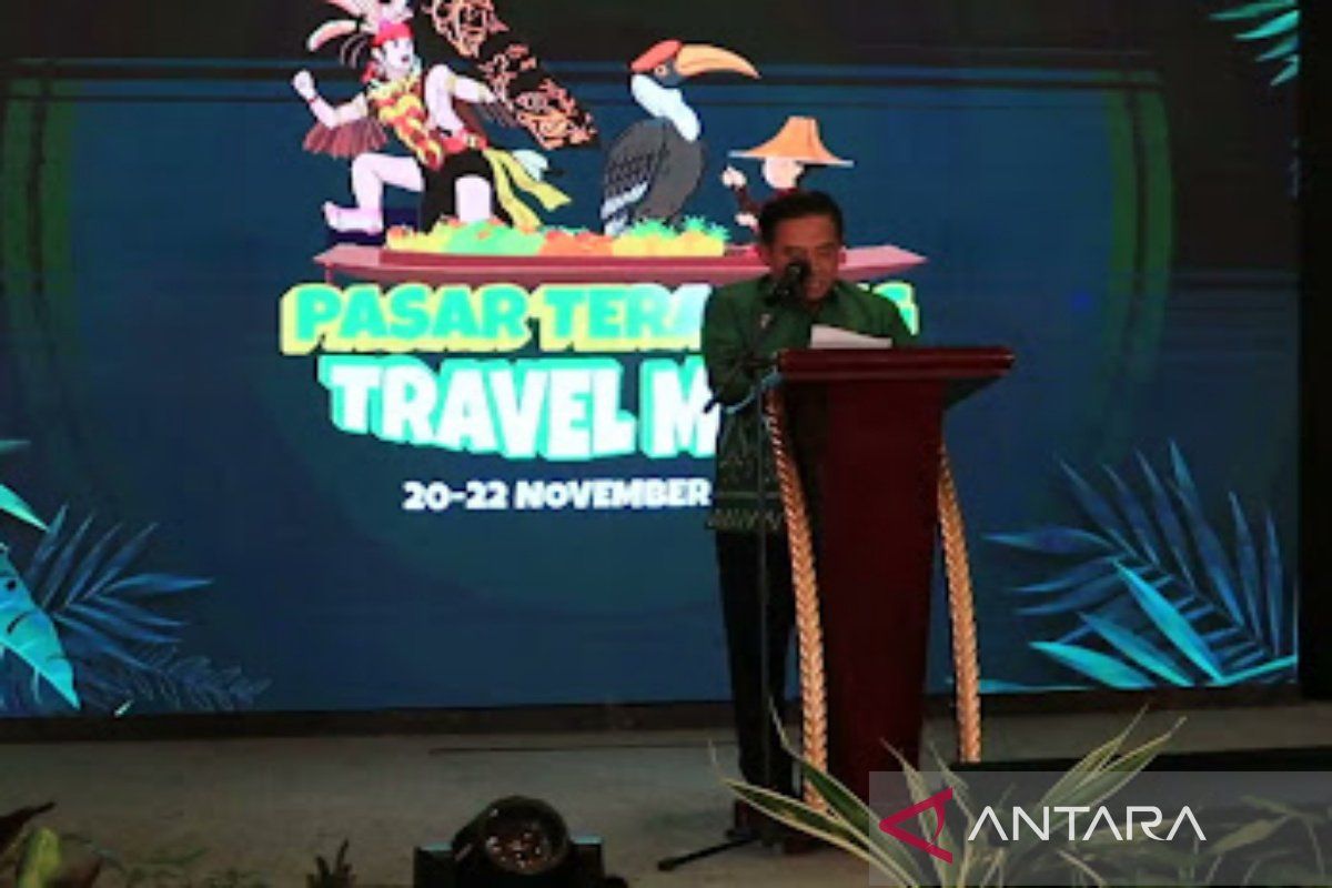 Pemkot Banjarmasin menggelar Pasar Terapung Traveling Mart 2023 