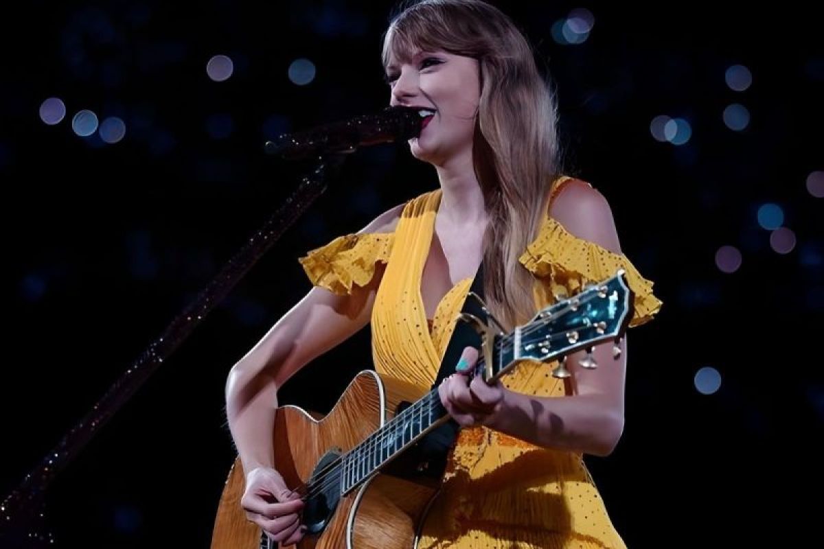 Taylor Swift nyanyikan lagu sendu usai kabar kematian seorang penggemarnya