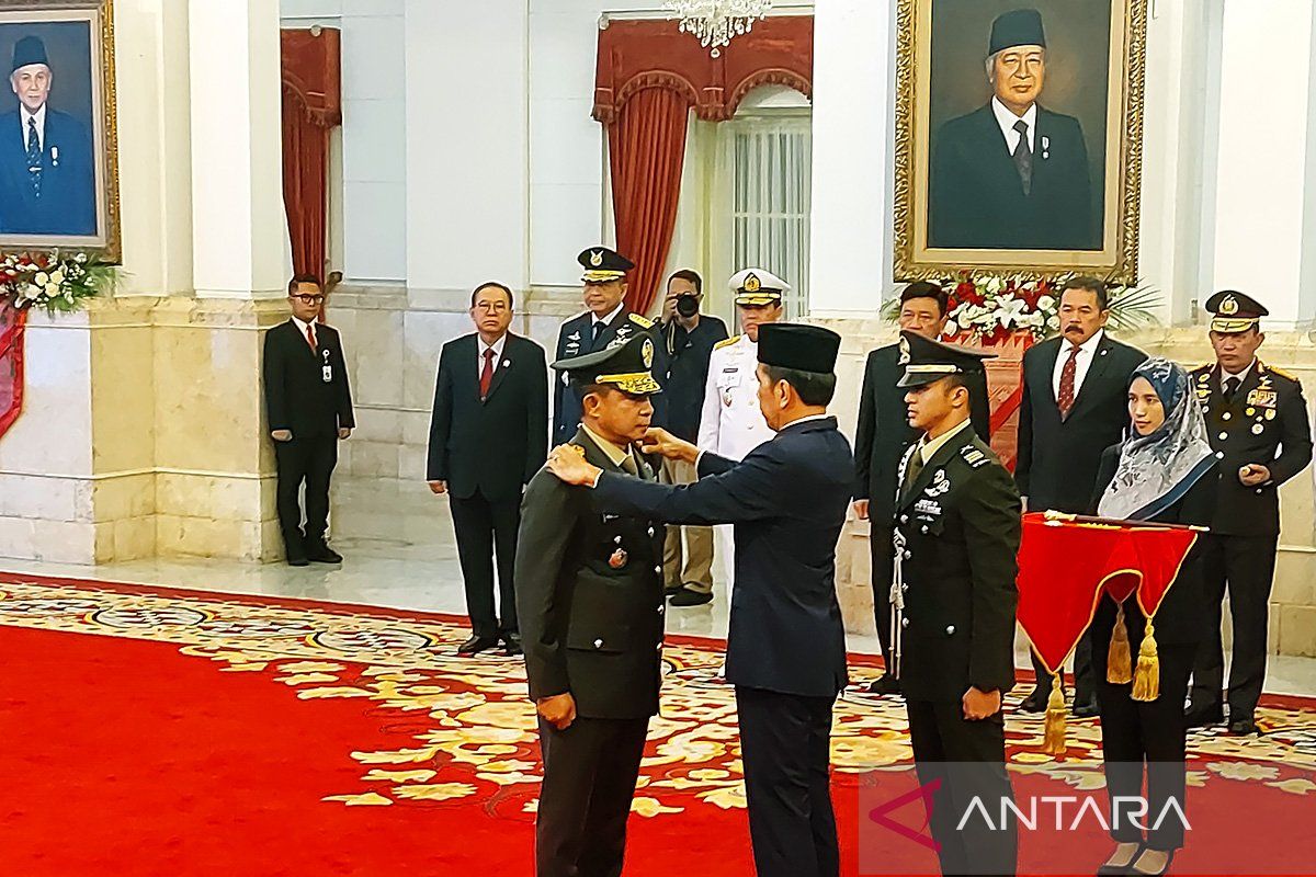 Presiden Jokowi lantik Jenderal Agus Subiyanto sebagai Panglima TNI