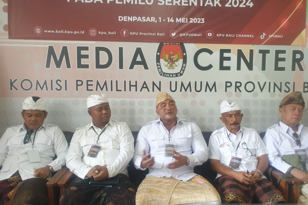TKD Prabowo-Gibran di Bali mulai bergerak lewat doa bersama di Pura Besakih