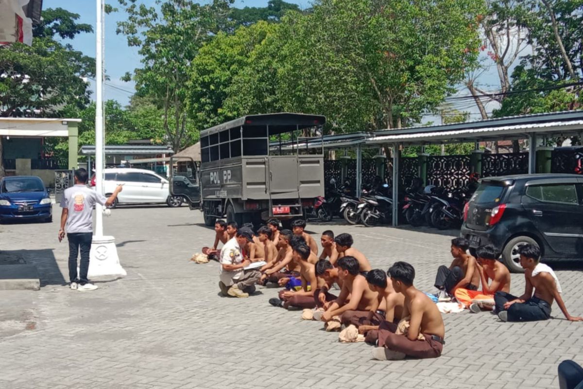 Puluhan pelajar membolos terjaring razia Satpol PP Lombok Tengah