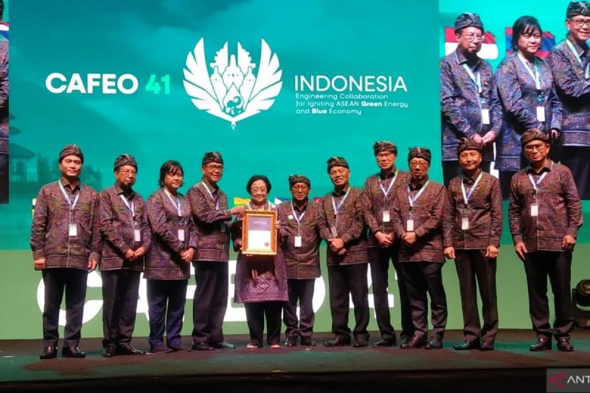 Megawati Soekarnoputri terima anugerah tertinggi dari Asosiasi Insinyur ASEAN