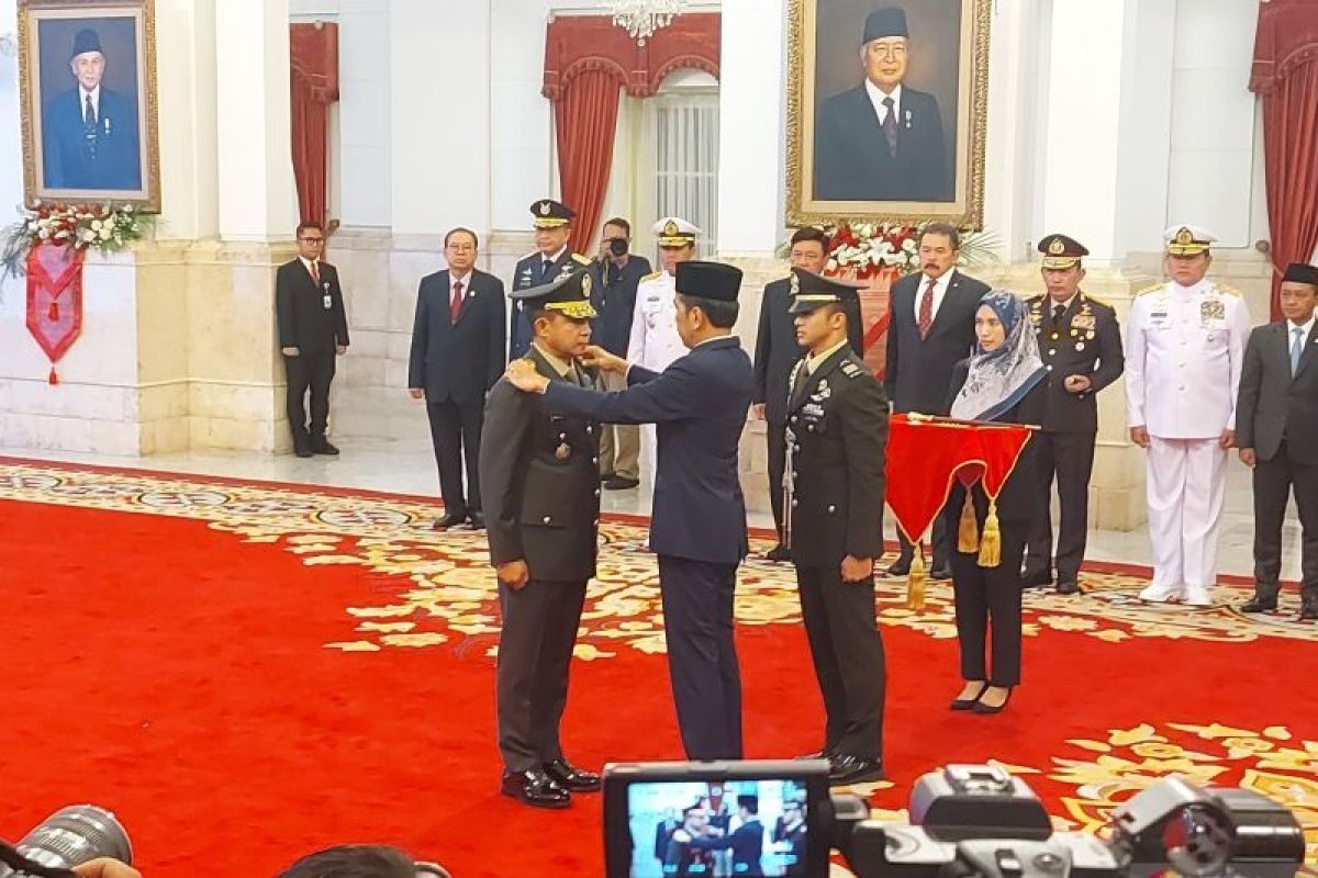 Presiden Jokowi hari ini lantik Jenderal Agus Subiyanto sebagai Panglima TNI