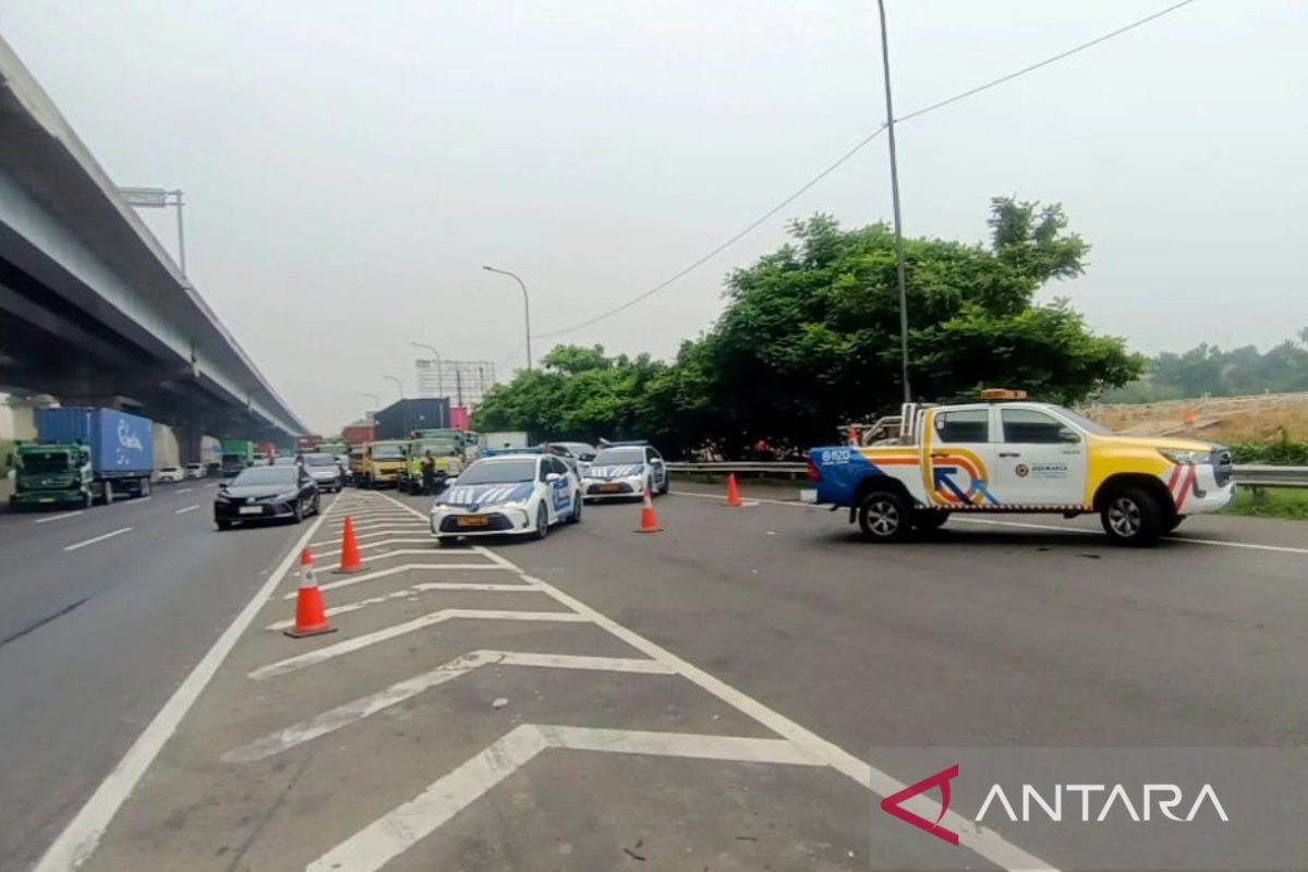 Jasamarga buka tutup GT Cibitung 3 secara situasional dampak aksi demo buruh