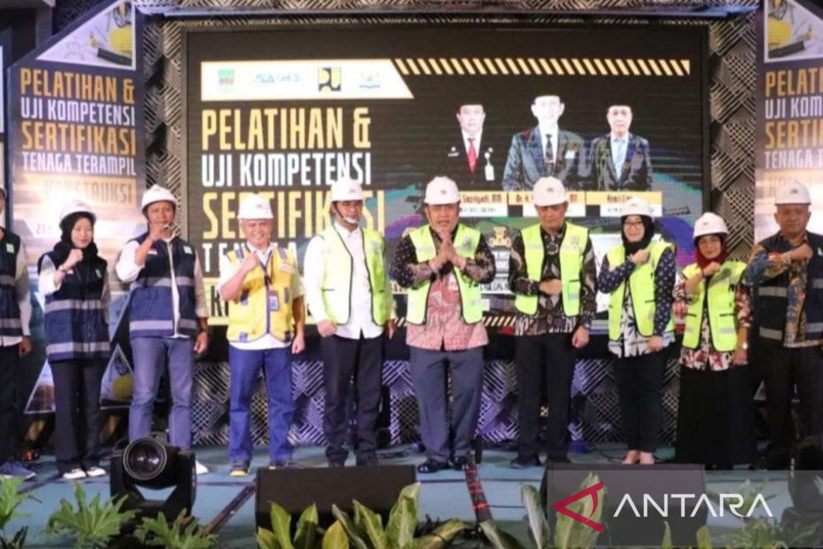 120 pekerja Bekasi ikuti pelatihan dan uji kompetensi sertifikasi tenaga terampil konstruksi