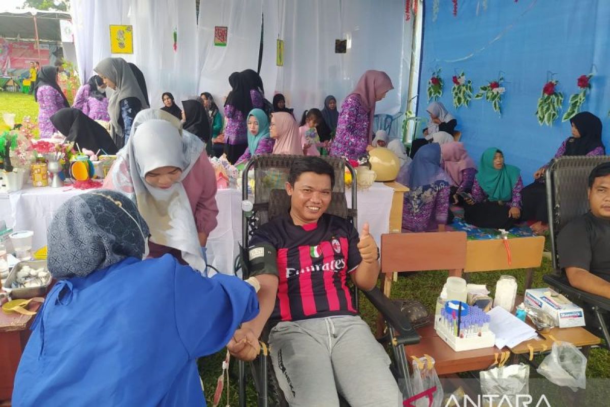 PMI Bangka Barat bersama para guru gelar aksi donor darah