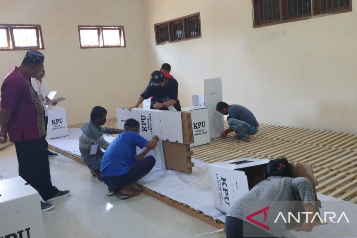 KPU Gorontalo Utara mulai merakit kotak suara pemilu