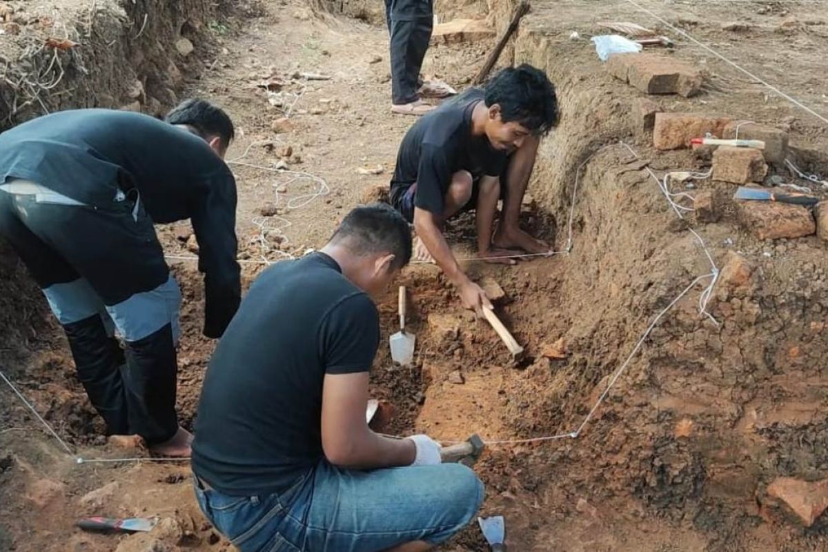 Arkeolog BPK Jatim temukan tiga arca di Situs Gondang Trenggalek