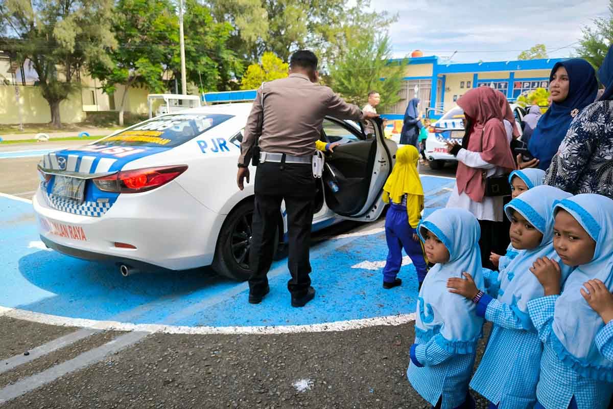 Ratusan anak usia dini ikut edukasi lalu lintas di Aceh