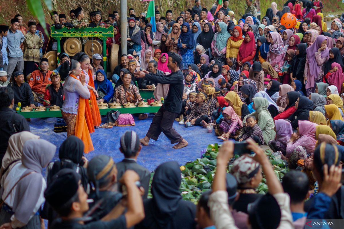 Upaya Titimangsa dalam melestarikan ronggeng gunung