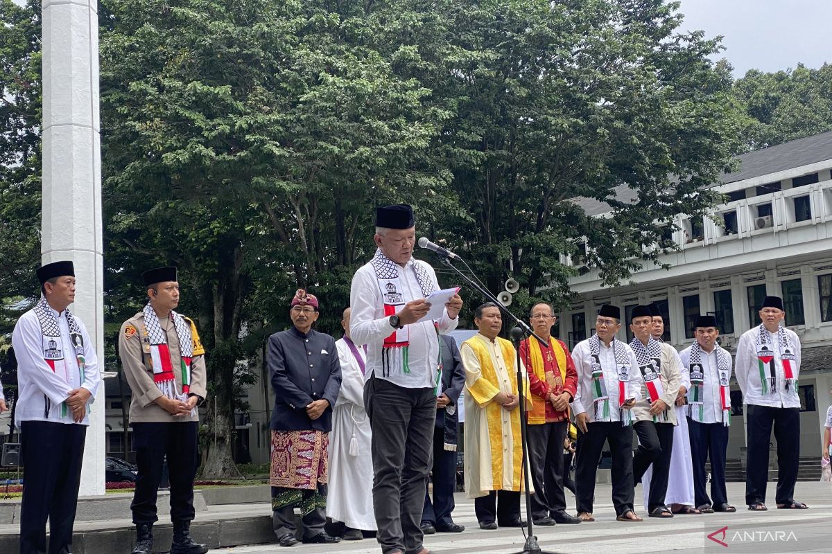 Pemkot Bandung gelar doa bersama tokoh lintas agama untuk Palestina