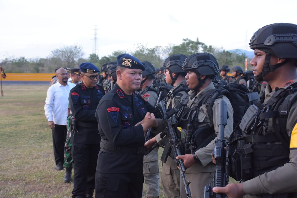 Sebanyak 110 personel Brimob dari Polda Sulteng dikirim ke Papua