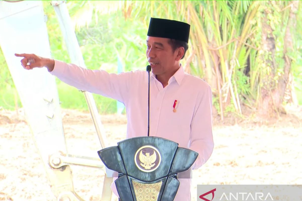 Jokowi meletakkan batu pertama pembangunan RS Muhammadiyah