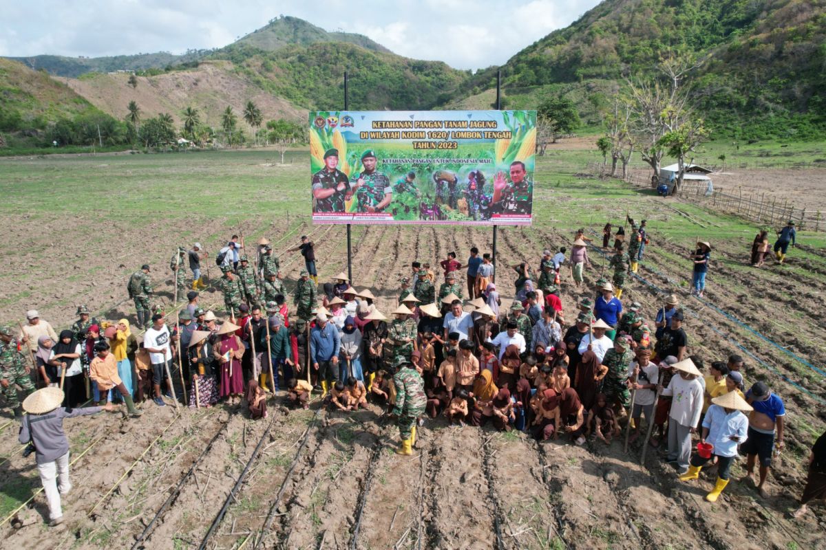 Kementerian Pertahanan menanam jagung di Lombok Tengah