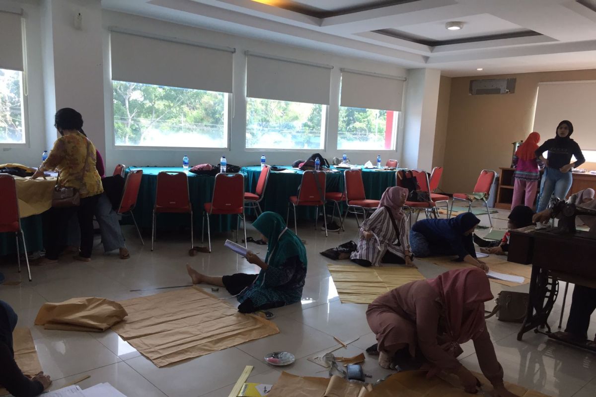 Diskaner Mataram menyiapkan Rp1 miliar untuk bantuan peralatan kerja