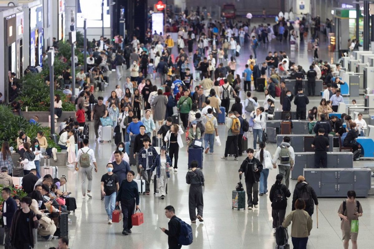 Perjalanan penumpang China melonjak pada Oktober 2023