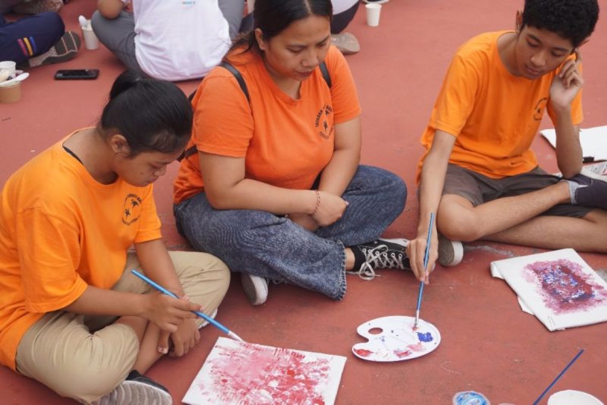 PLN asah kreativitas bersama anak-anak disabilitas di Bali terapkan ESG