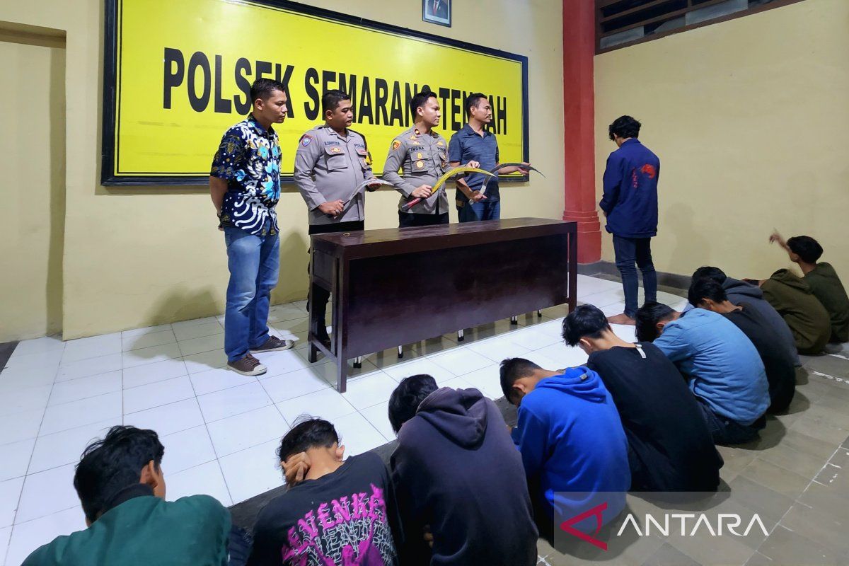 Belasan remaja bersenjata tajam diamankan polisi saat akan tawuran