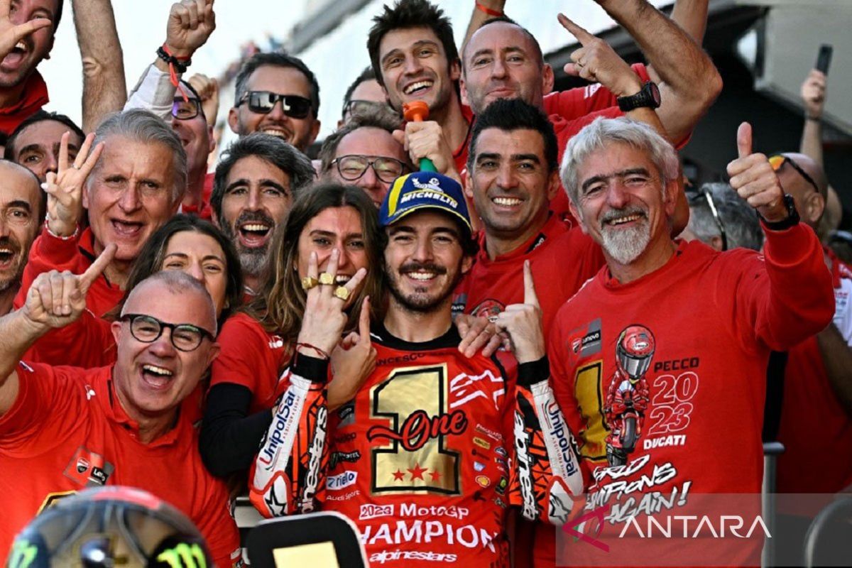 Hasil MotoGP Valencia: Bagnaia rebut gelar juara dunia kedua kali, Martin 