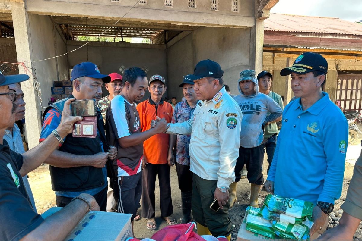 Bantuan Terus Mengalir Bagi Korban Banjir Bandang Di Aceh Selatan ...