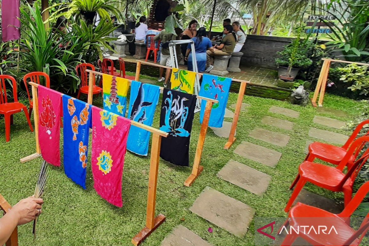 Fakta Batik dari Bali, mulai warna, motif hingga kiat bagi pemula