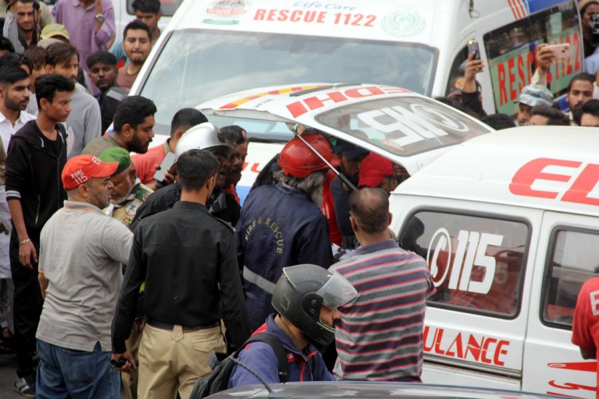 11 orang tewas dalam kebakaran pusat perbelanjaan di Karachi Pakistan