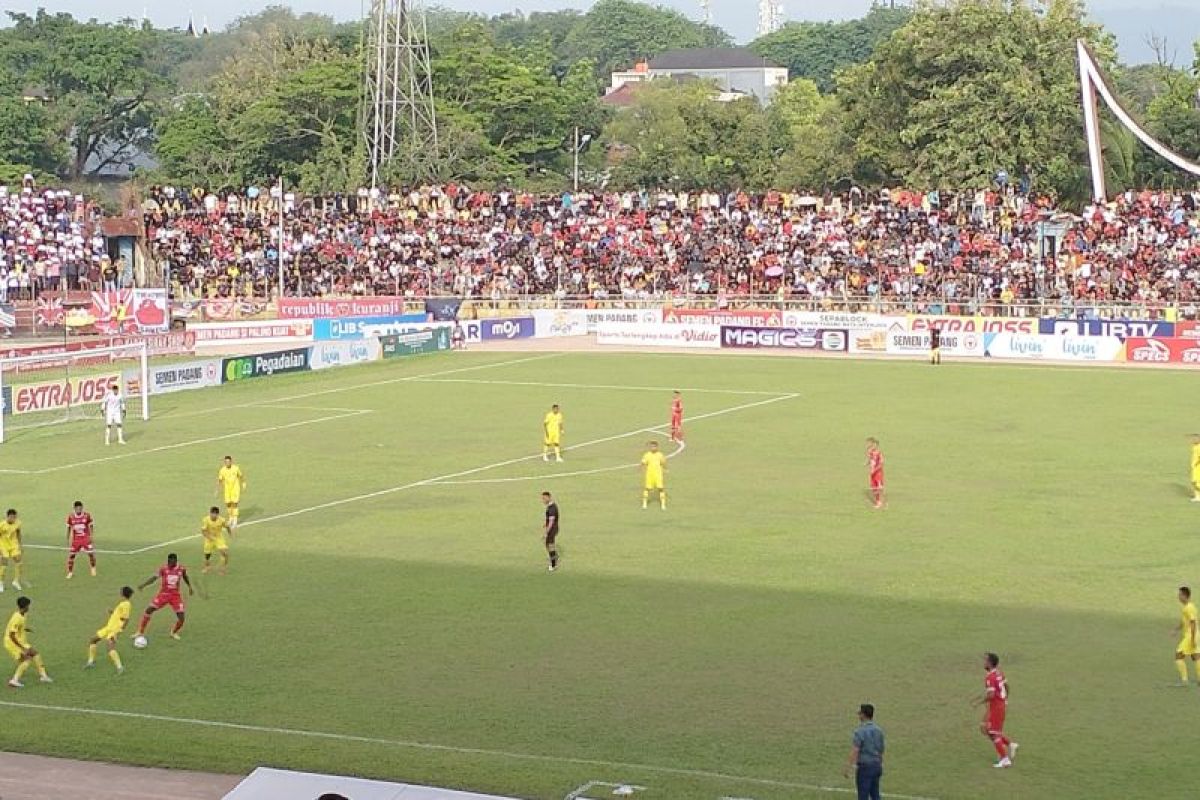 Semen Padang FC rebut puncak klasemen seusai kandaskan Sriwijaya 3-0