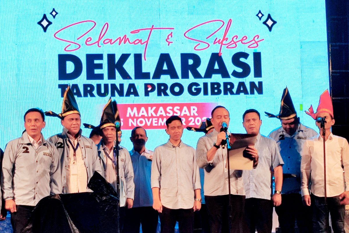 Cawapres Gibran hadiri deklarasi Taruna For Gibran di Pantai Losari 