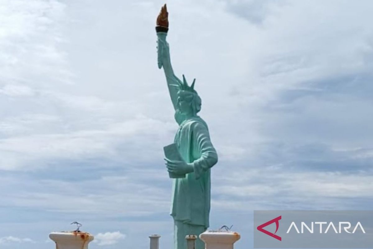 Gubernur sebut miniatur patung Liberty di Oma Maluku jadi media promosi pariwisata