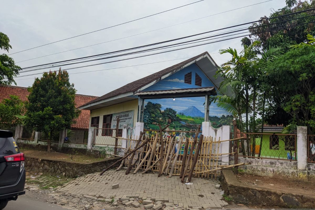 Ternyata SDN Kuranji Kota Serang masih disegel ahli waris