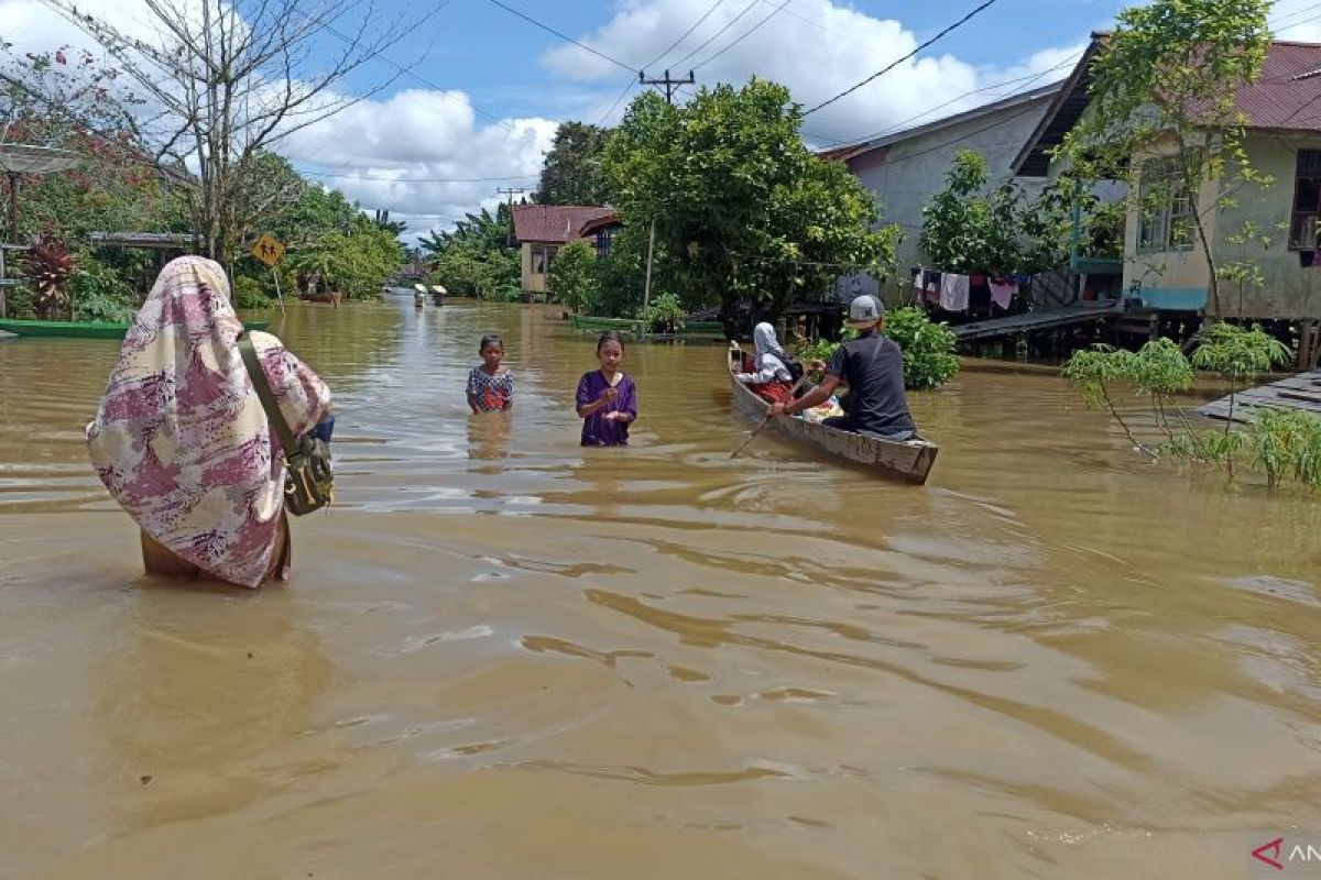 BPBD Kapuas Hulu mengingatkan warga jaga keselamatan saat banjir