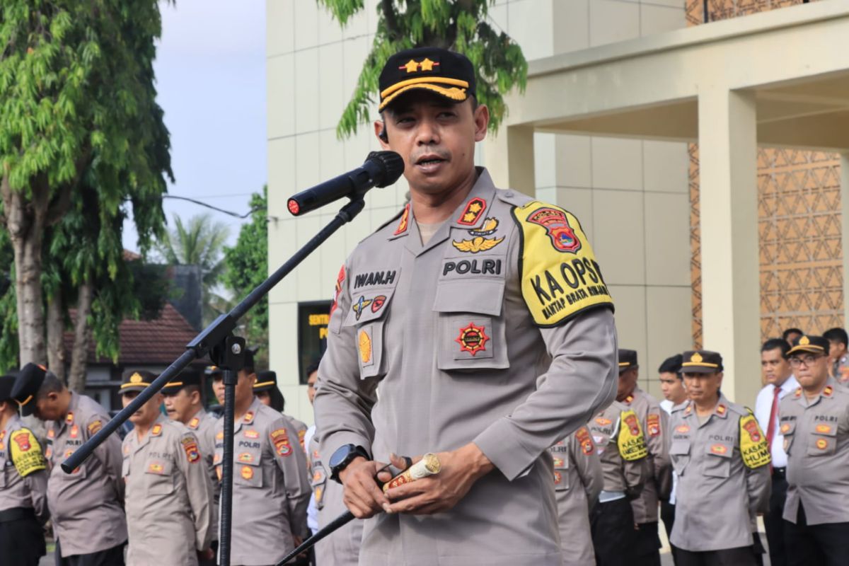 Kapolres Lombok Tengah mengingatkan personel jaga netralitas di Pemilu