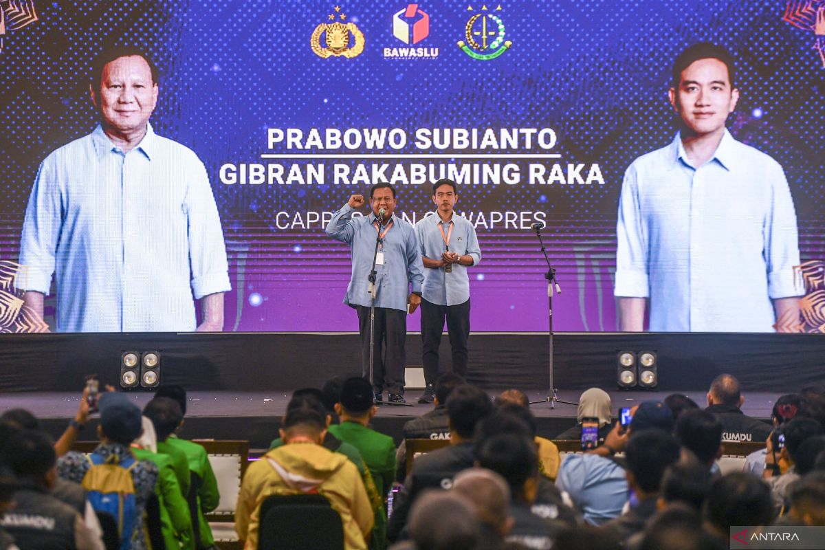 Prabowo-Gibran memilih bekerja pada hari pertama kampanye Pemilu 2024