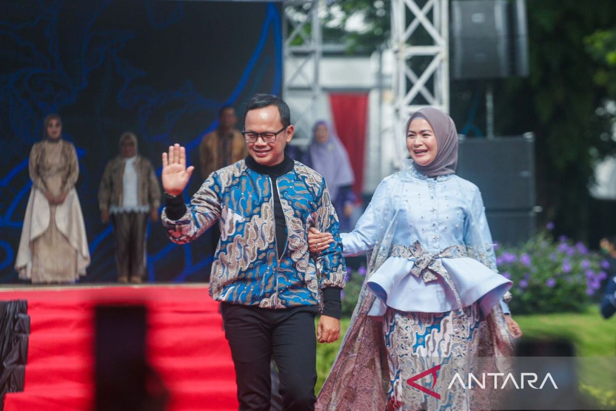 Bima Arya sebut batik satukan masyarakat Bogor lewat sosial ekonomi