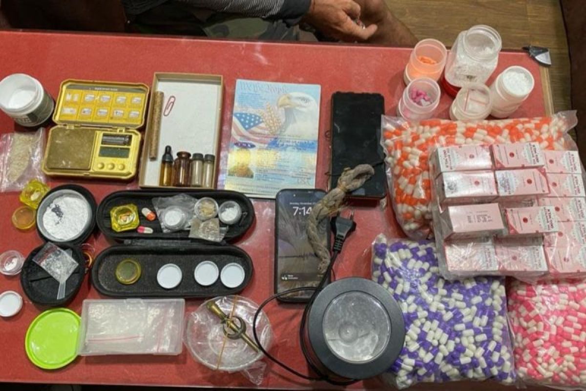 Polresta Denpasar tangkap WNA Amerika diduga edarkan narkotika