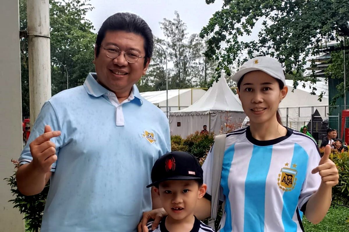 Keluarga dari Tangerang sengaja ke Solo khusus nonton Piala Dunia U-17