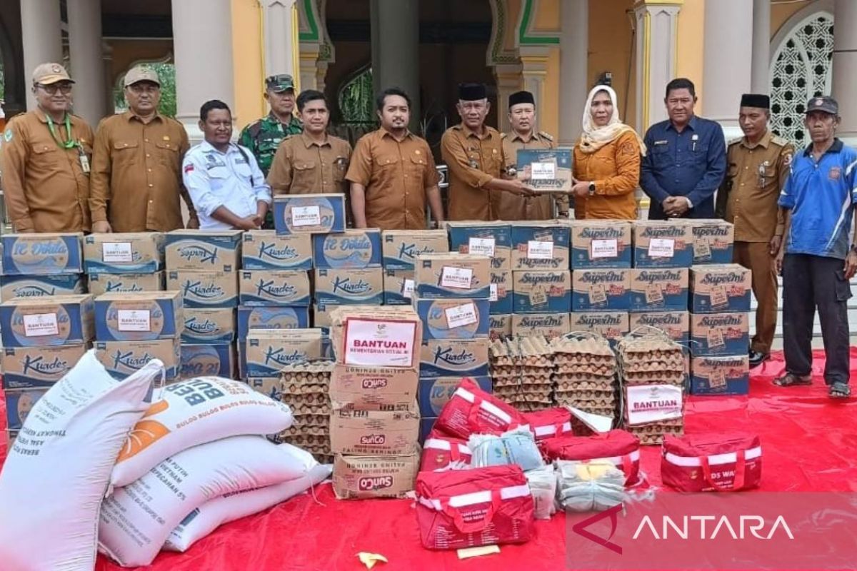 Pemkab Nagan Raya Aceh salurkan bantuan untuk korban dampak banjir