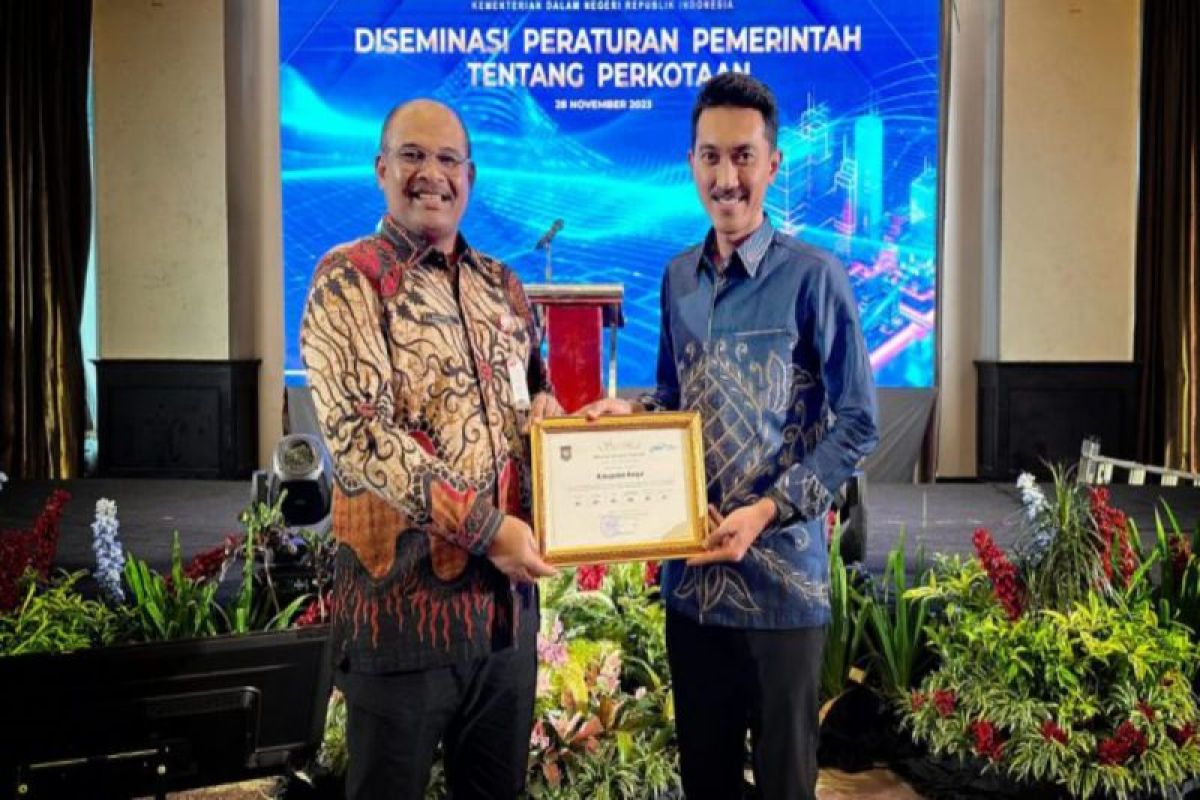 Banjar govt wins Urban Service Maturity award