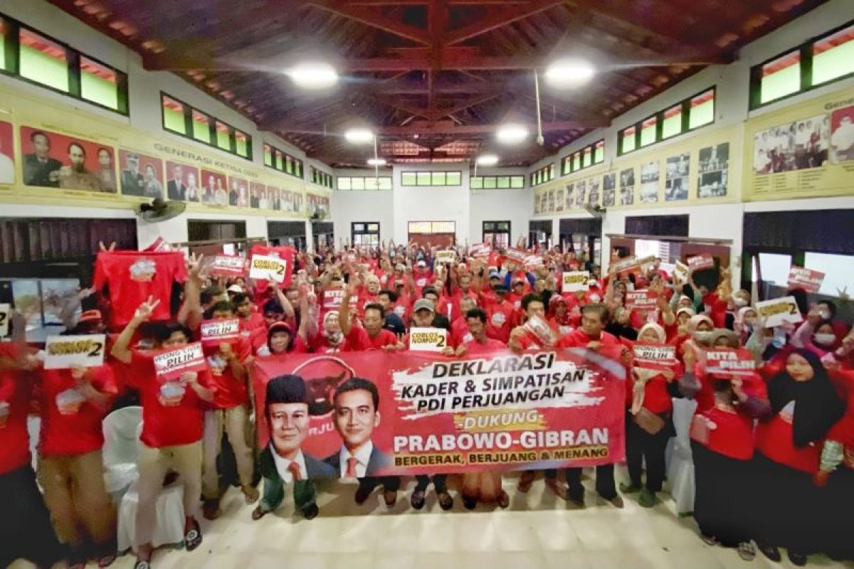 Kader dan simpatisan PDIP di Jatim layang dukungan untuk Prabowo-Gibran