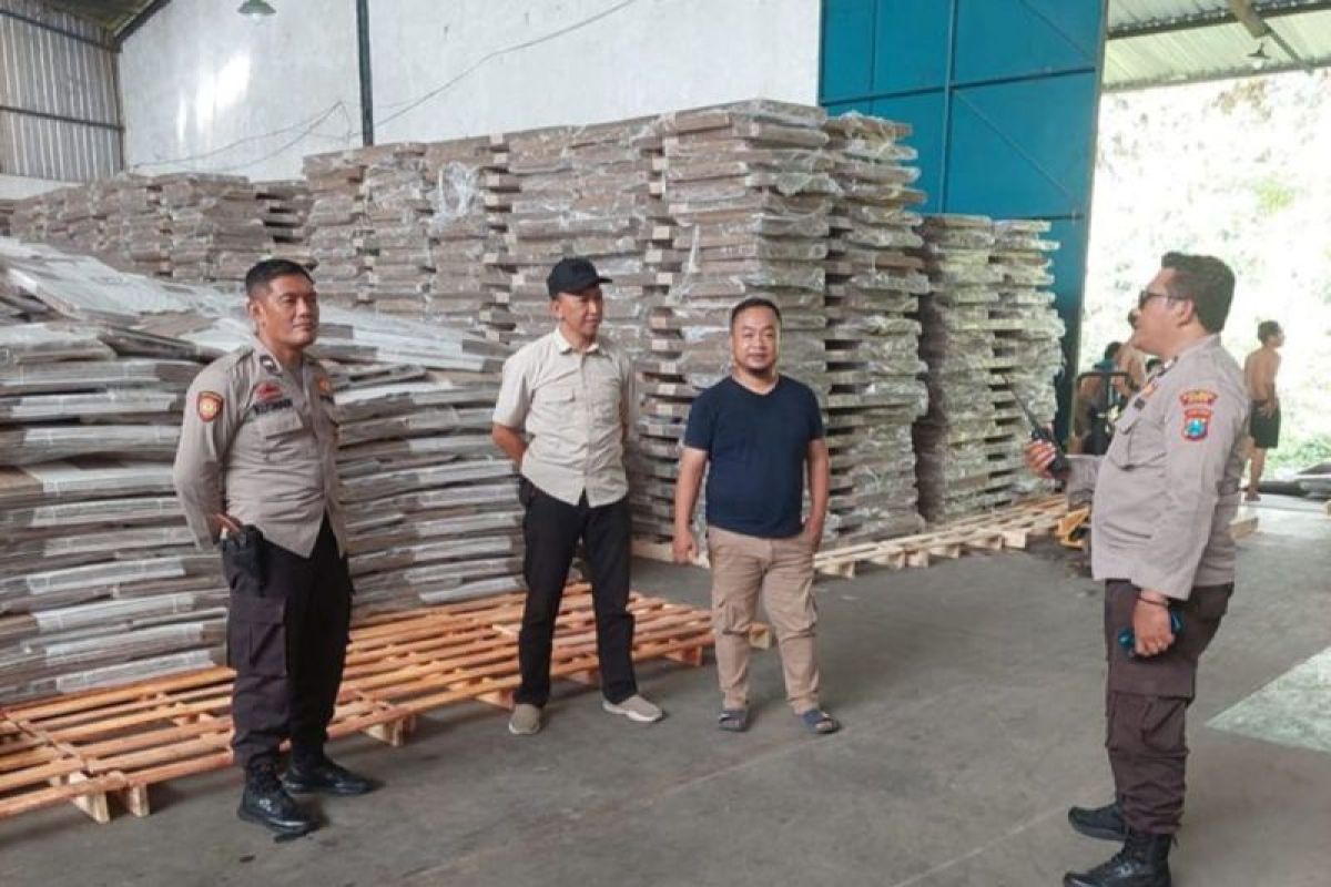 243 kotak suara logistik Pemilu 2024 di Jember ditemukan rusak