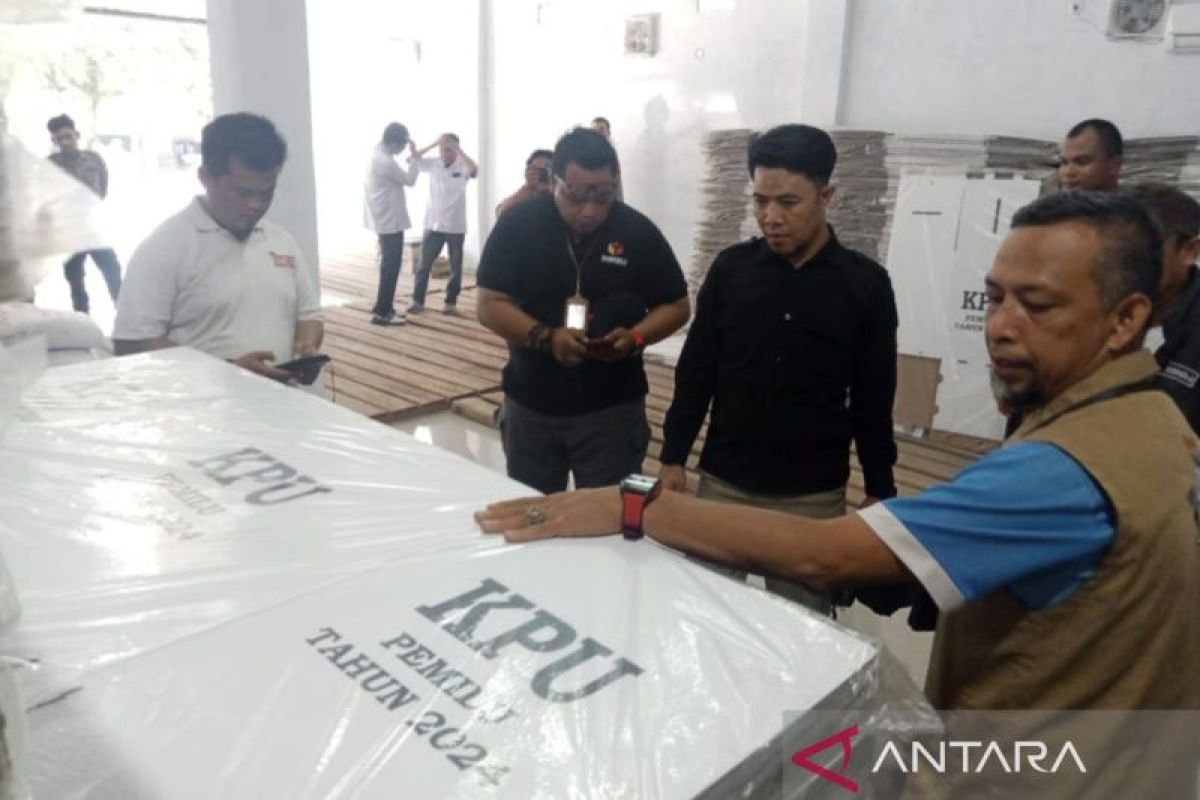 KPU Belitung jadikan GOR Tanjung Pandan gudang logistik Pemilu 2024