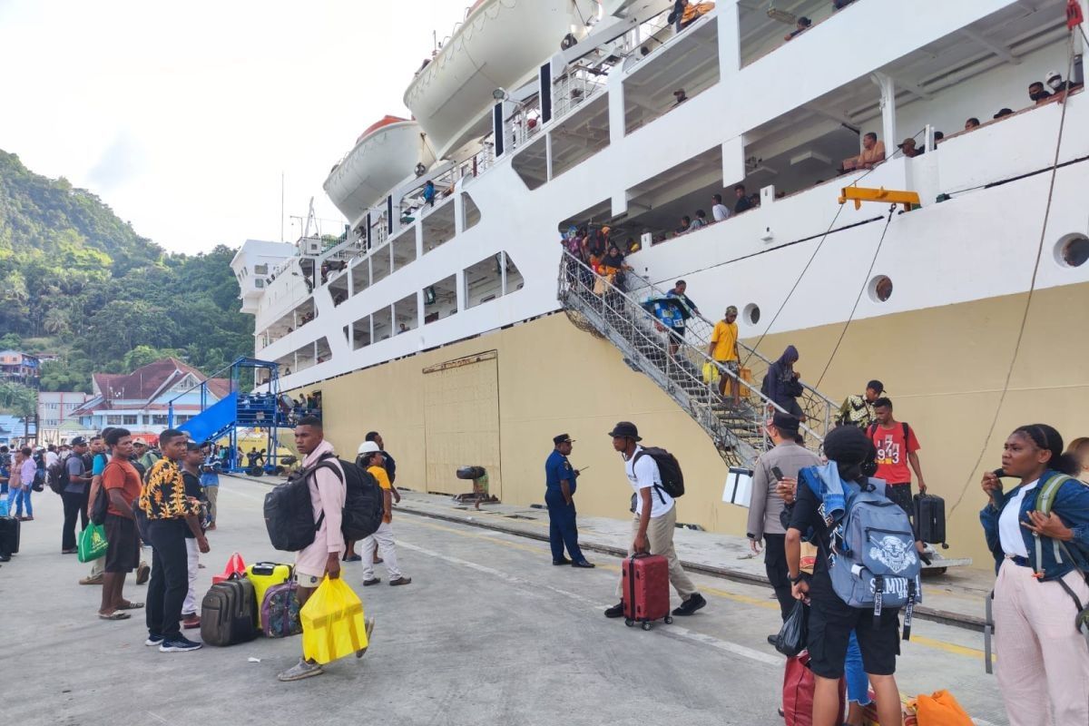 Pelni Jayapura siapkan lima armada kapal penumpang jelang Natal dan Tahun Baru