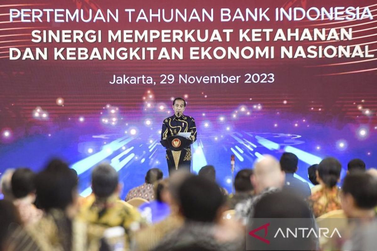 Presiden Jokowi bangga ekonomi Indonesia tumbuh stabil 5 persen