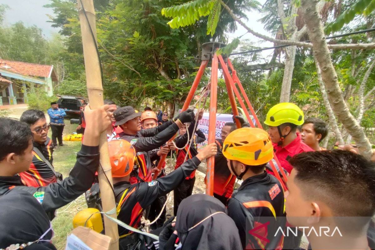 Basarnas latih kapasitas TRC Sampang menangani korban bencana