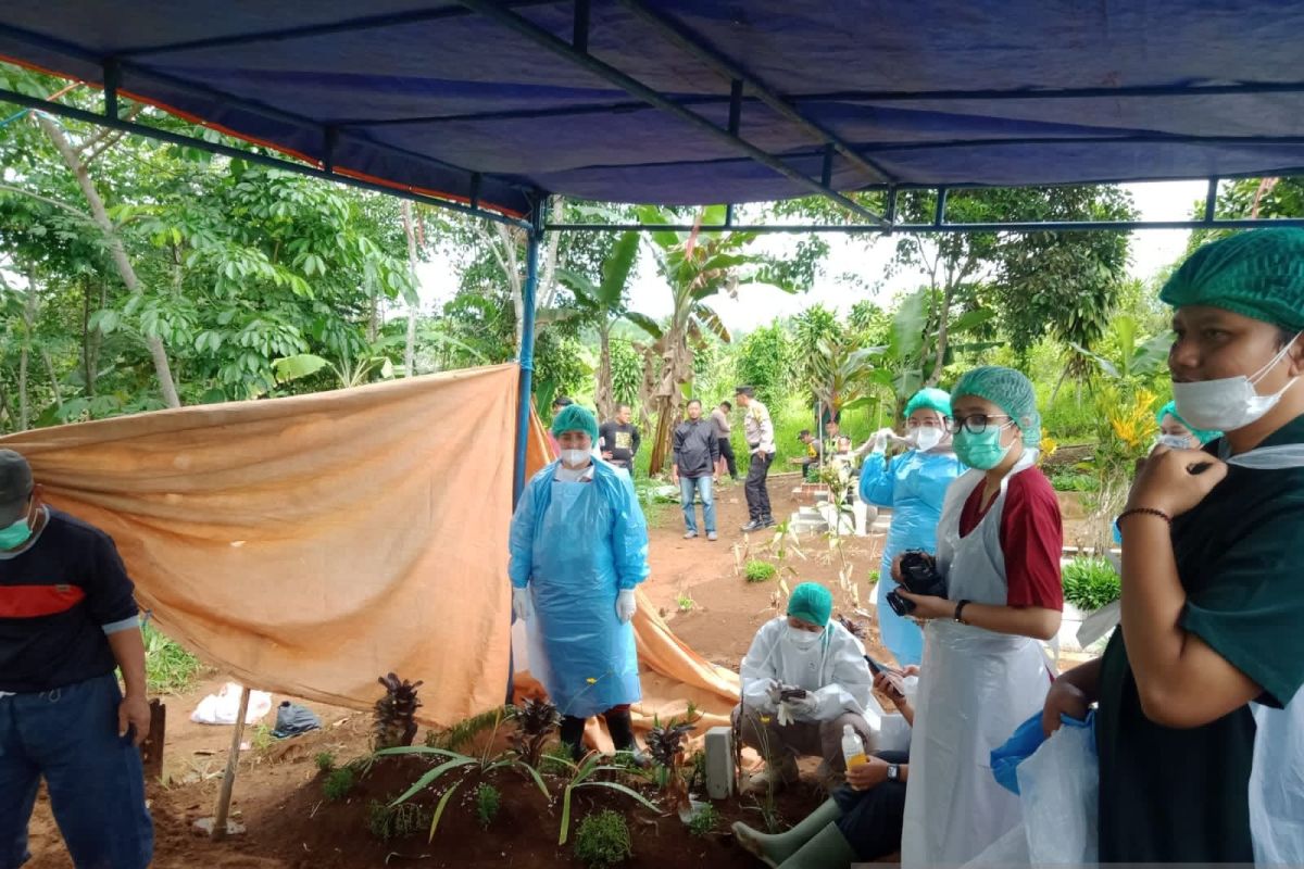 Tim Forensik Polri lakukan ekshumasi korban ledakan tabung CNG